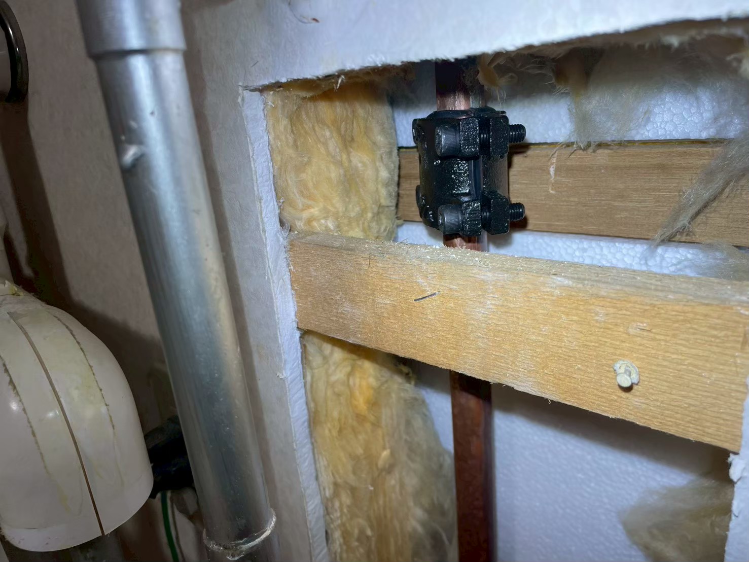 壁内の漏水を部分修繕しました🔧